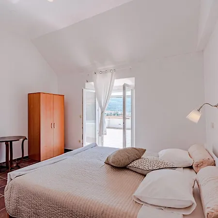 Three-bedroom In 別荘 *
